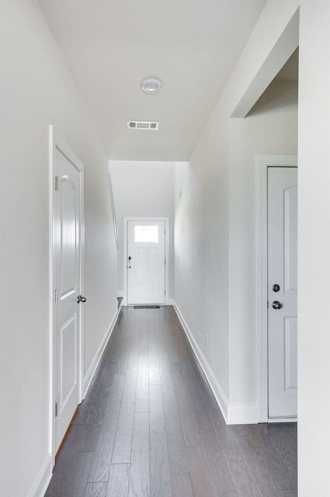 Building Photo - Awesome energy-efficient 4BE/2.5BA home in...