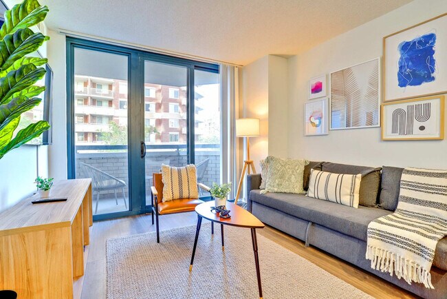 Building Photo - 901 N Pollard St