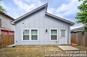 Building Photo - 1303 Lombrano St
