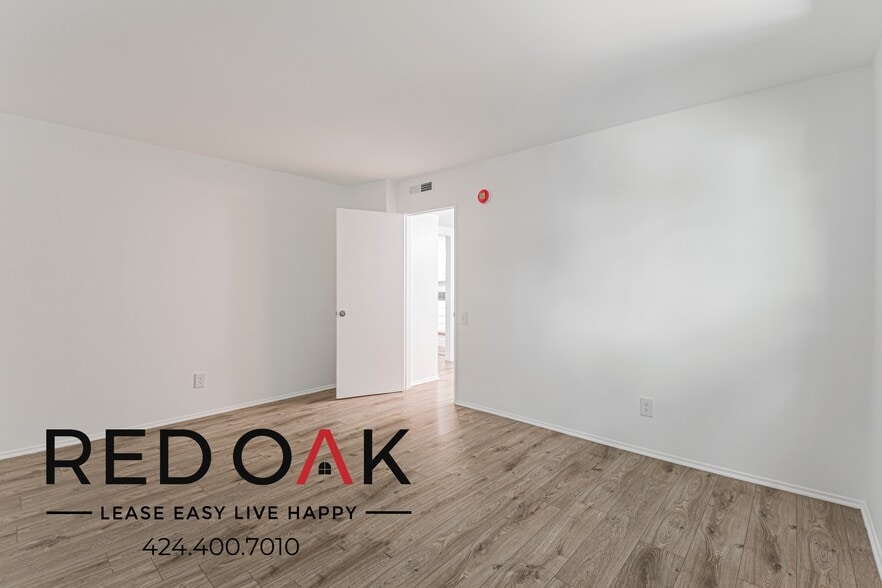 Building Photo - 4433 Colbath Ave