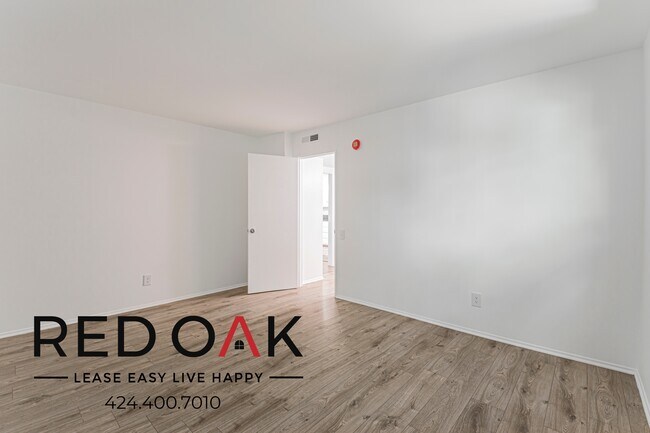 Building Photo - 4433 Colbath Ave