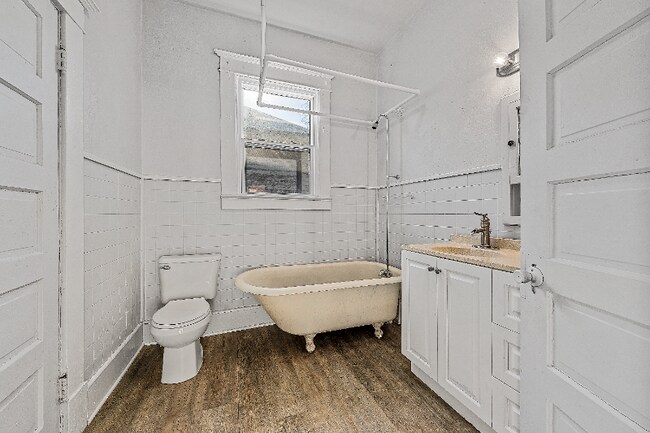 Building Photo - 817 S 10th St