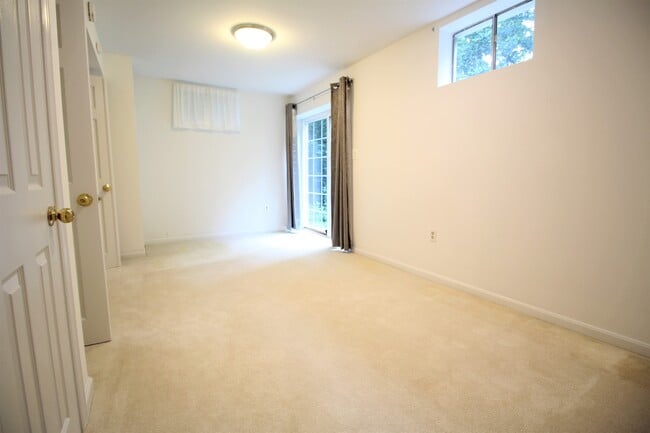 Building Photo - Renovated Single Family Home in the Heart ...