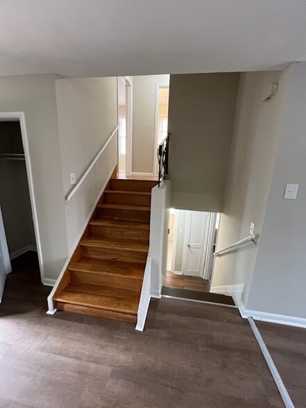 Building Photo - 205 Sherman St