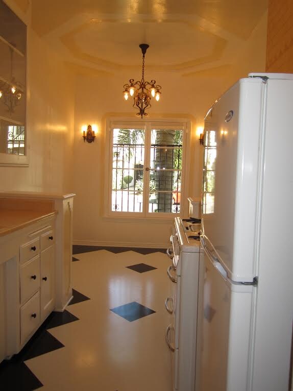 Building Photo - 325 Cochran Ave