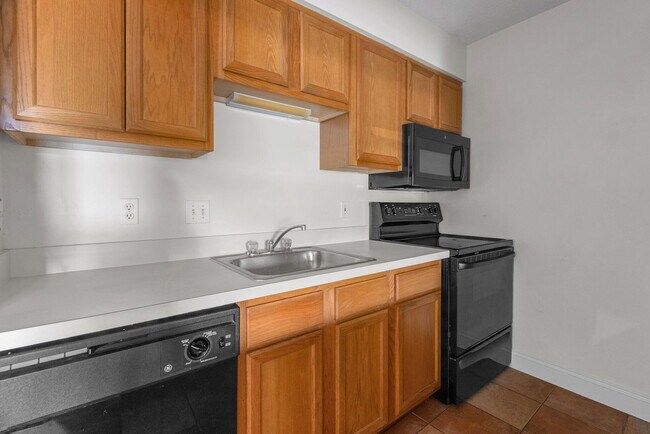 Building Photo - 2592 Eagles Cir