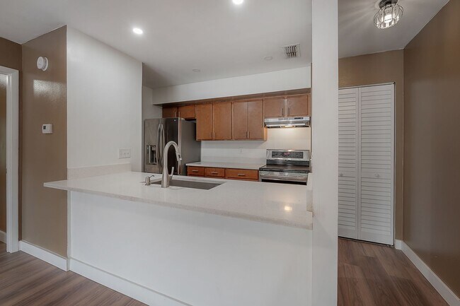 Building Photo - 13608 S Village #6204