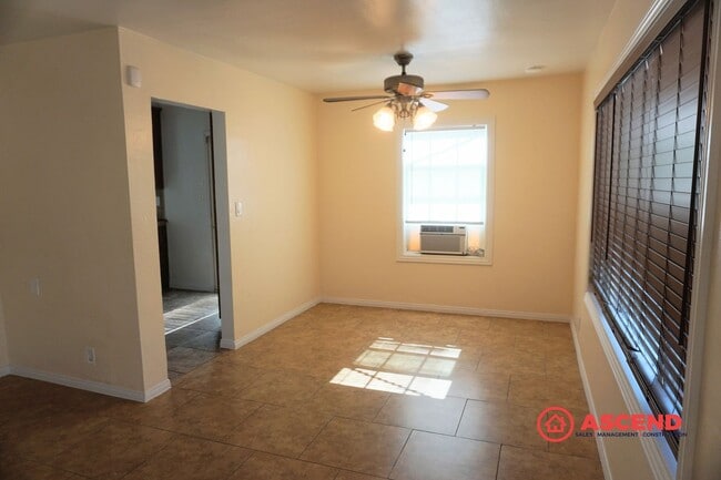 Building Photo - Home in Northeast Bakersfield