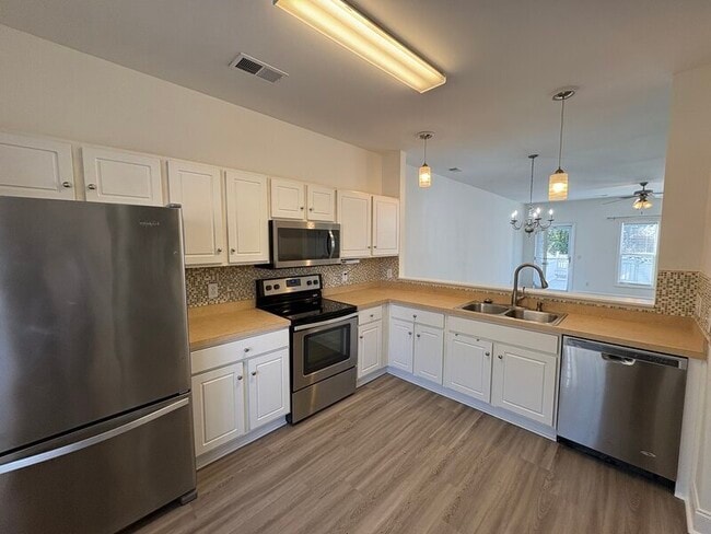 Building Photo - 1921 Wayne St