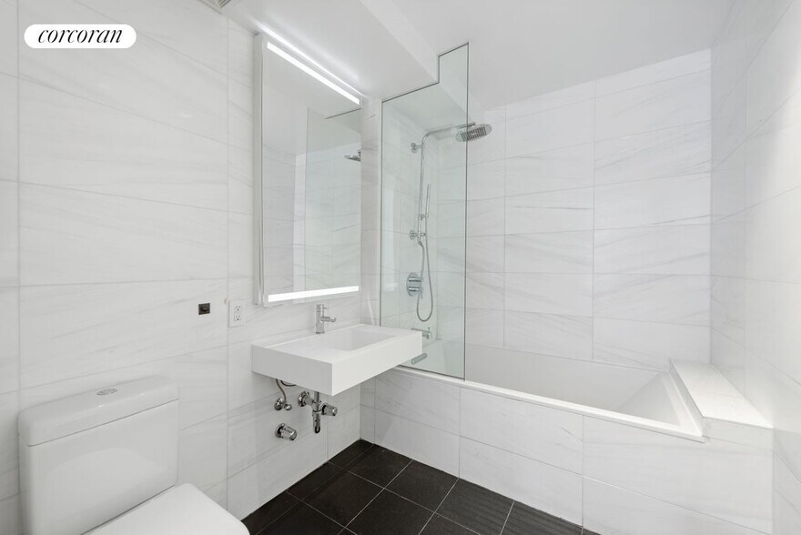 Building Photo - 255 Bowery