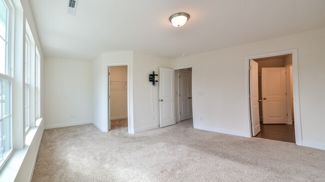 Building Photo - 145 Noble Deer Wy