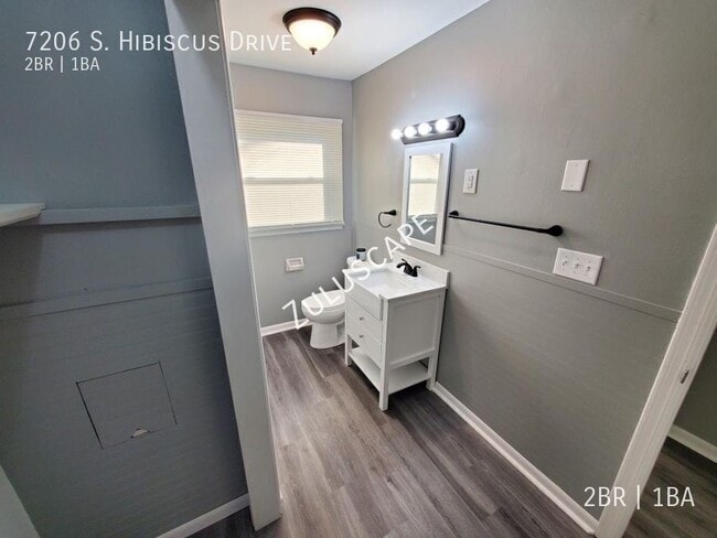 Building Photo - 7206 S Hibiscus Dr