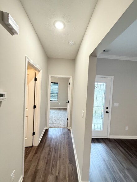 Building Photo - 3921 Bird Song Way