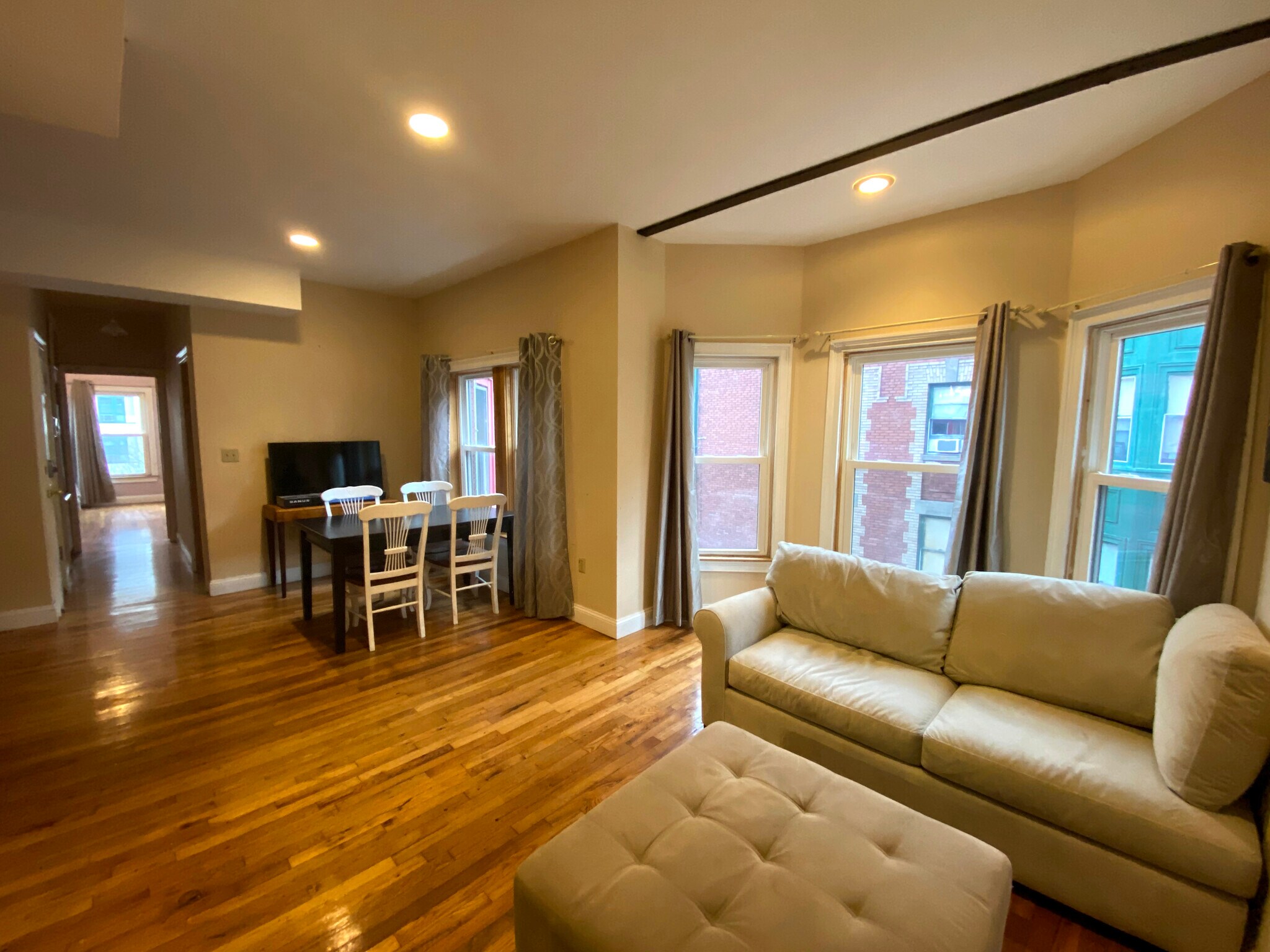 Building Photo - 1031 Tremont St