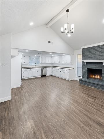 Building Photo - 2409 Castle St