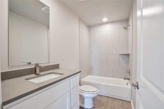 Building Photo - 3817 Lleyton Dr