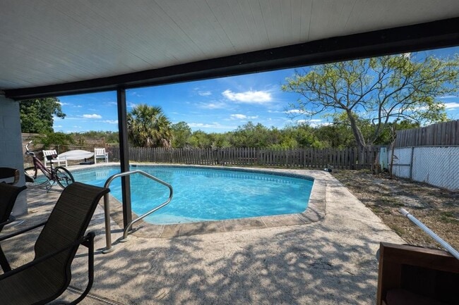 Building Photo - 3201 Elkridge Dr