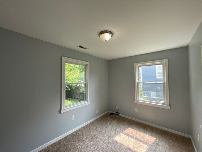 Building Photo - 1100 Goddin St