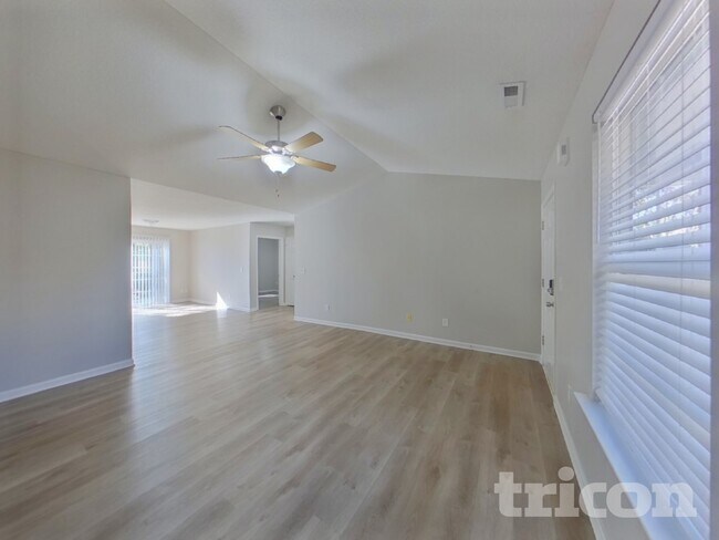 Building Photo - 6 Alderwood Ct