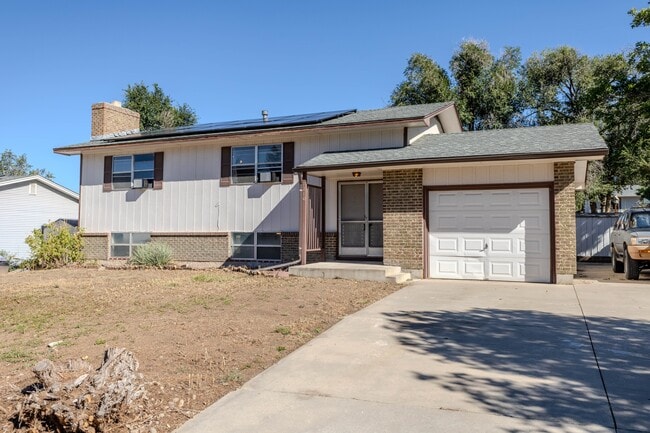 Primary Photo - 7210 Millbrook Ct
