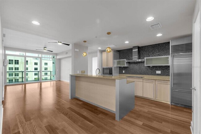 Building Photo - 260 S Osceola Ave