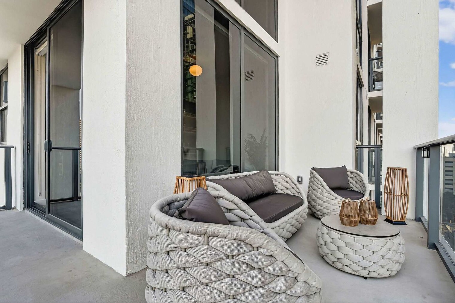 Building Photo - 11 NE 6th St