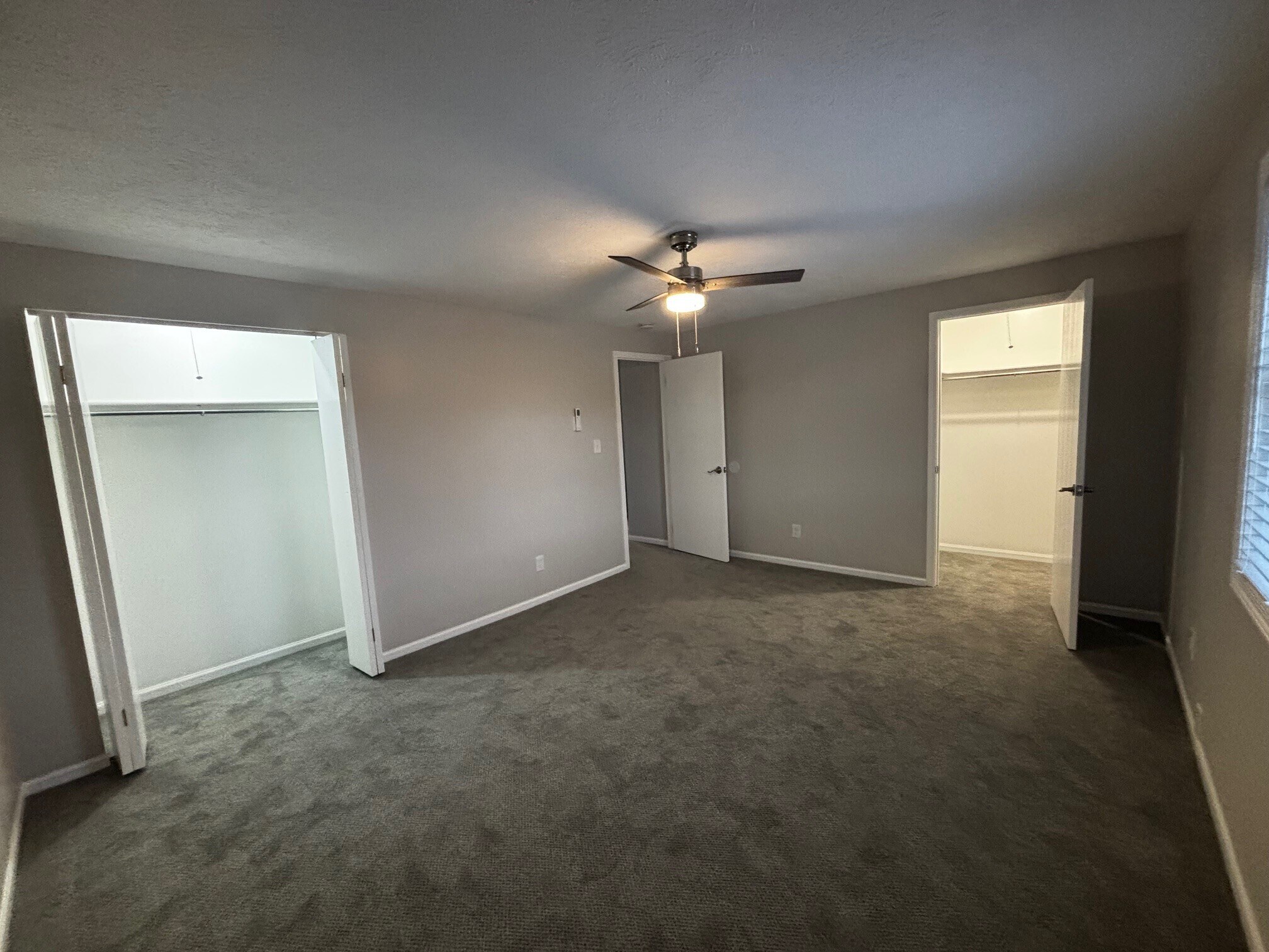 Building Photo - 981 Yale Ave