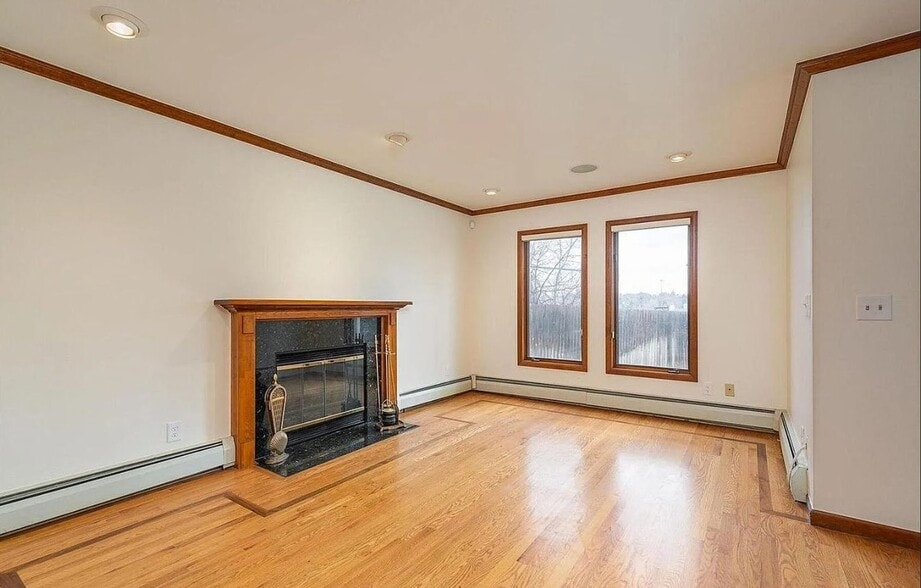 Building Photo - 1601 S Franklin St