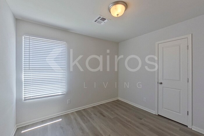 Building Photo - 3612 Koval Dr