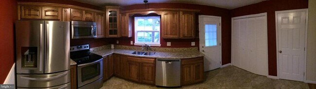 Building Photo - 105 Little River Dr