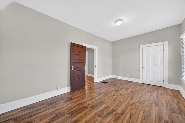 Building Photo - SECTION 8 WELCOME – 3BR Home with Covered Front Porch | $1,700