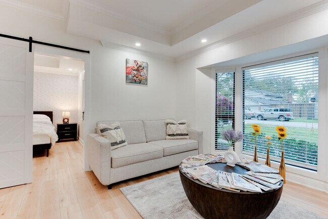 Building Photo - 1505 Durango Dr