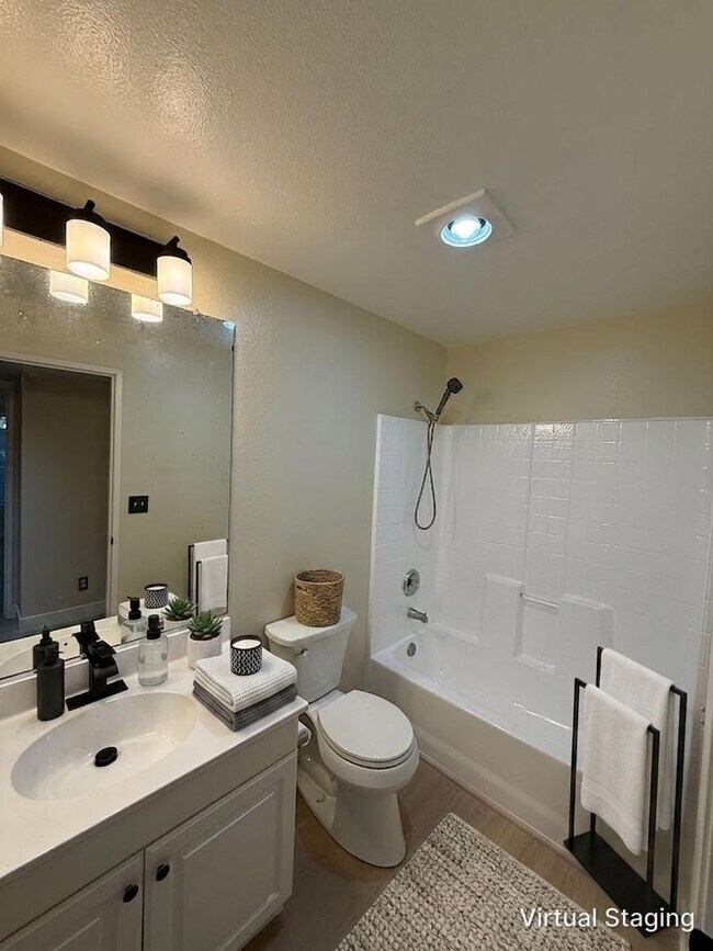Building Photo - Beautiful 3 Bedroom 2 1/2 Bathroom Granada Hills Townhouse! Must See! Ready For Move-In!