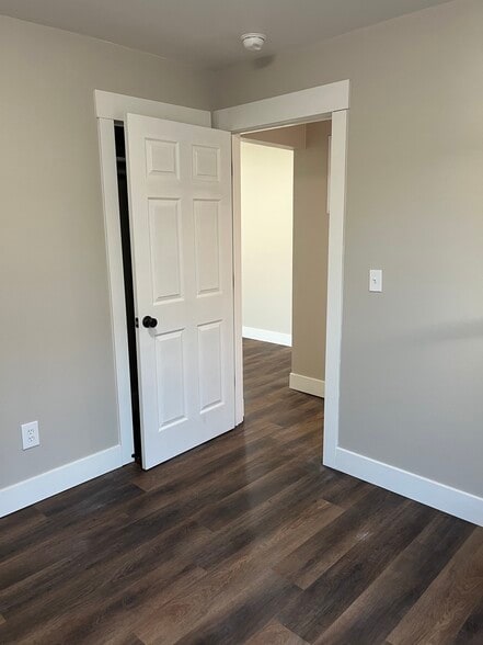 Building Photo - 1320 Fairlawn Ave