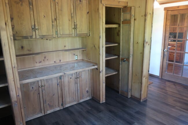 Building Photo - 3601 10th St SE