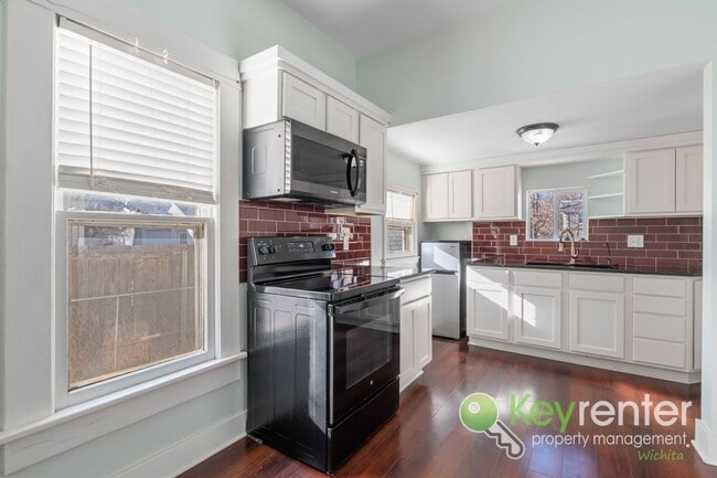 Building Photo - N Jefferson Duplex