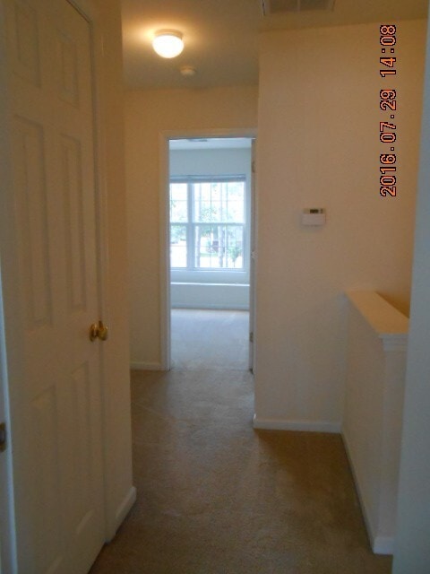 Building Photo - Townhouse in Townes at Buckwalter