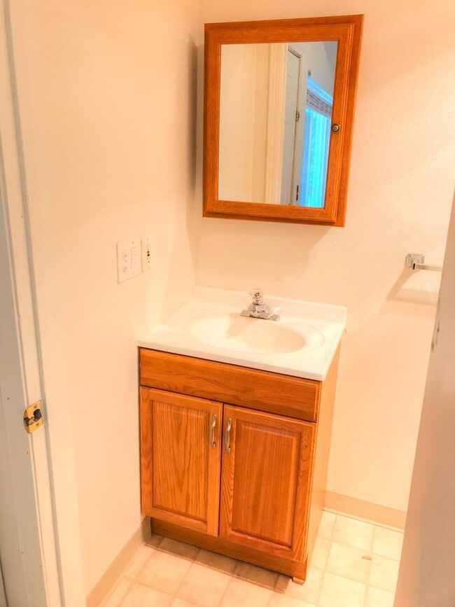 Building Photo - ANDRT01