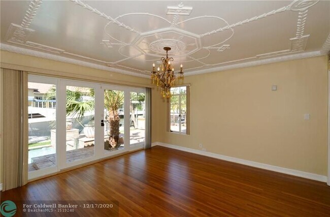 Building Photo - 447 Coral Way