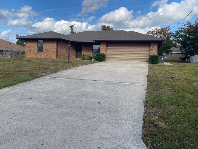 Primary Photo - Beautiful 2/2/2 Deltona home