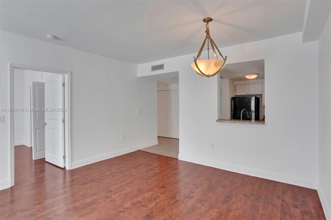 Building Photo - 1250 S Miami Ave