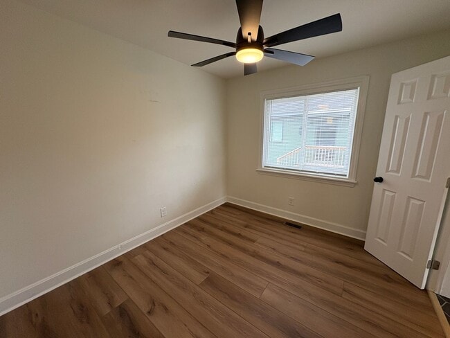Building Photo - Cozy 2 Bedroom Duplex In NoDa Area