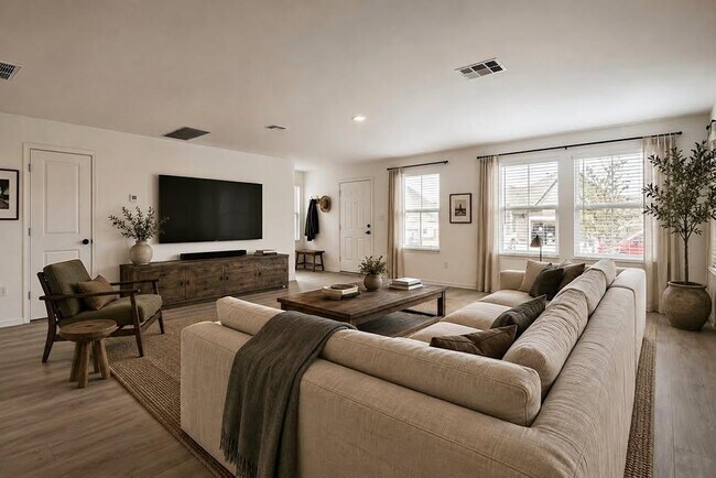 Building Photo - 321 Keefer