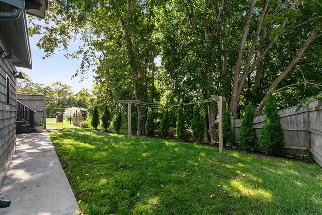 Building Photo - 99 Coggeshall Ave