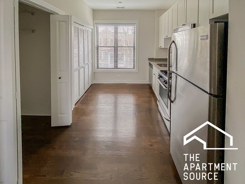 Building Photo - 1608 W Belle Plaine Ave