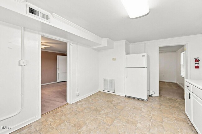 Building Photo - 101 E Woodall St