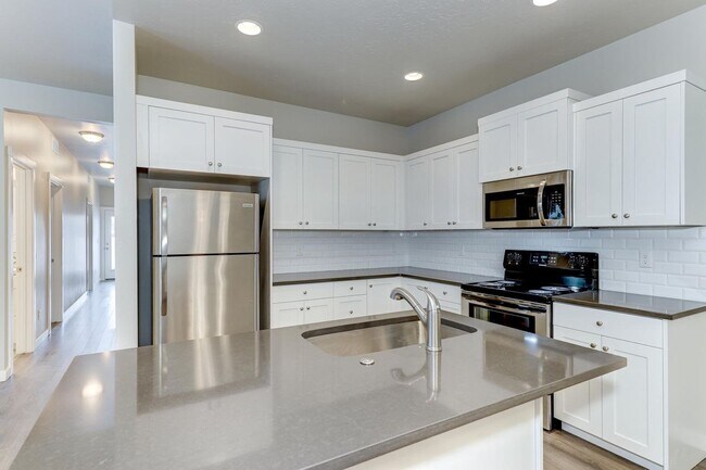 Building Photo - 2207 Ison Ct