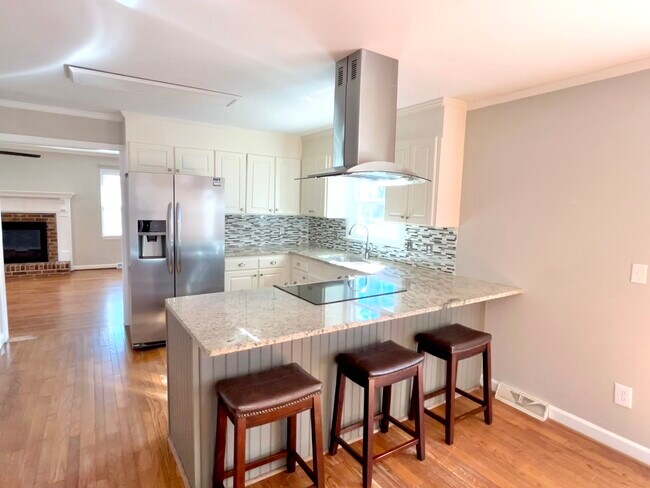 Building Photo - 208 Dalewood Dr