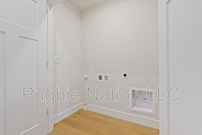 Building Photo - 4142 3rd Ave NW