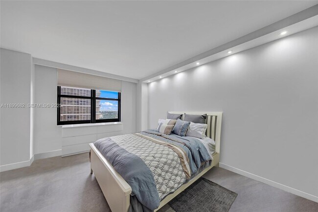 Building Photo - 9801 Collins Ave